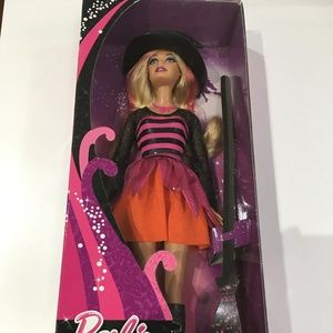 Halloween Party Barbie 2011 NEW IN BOX